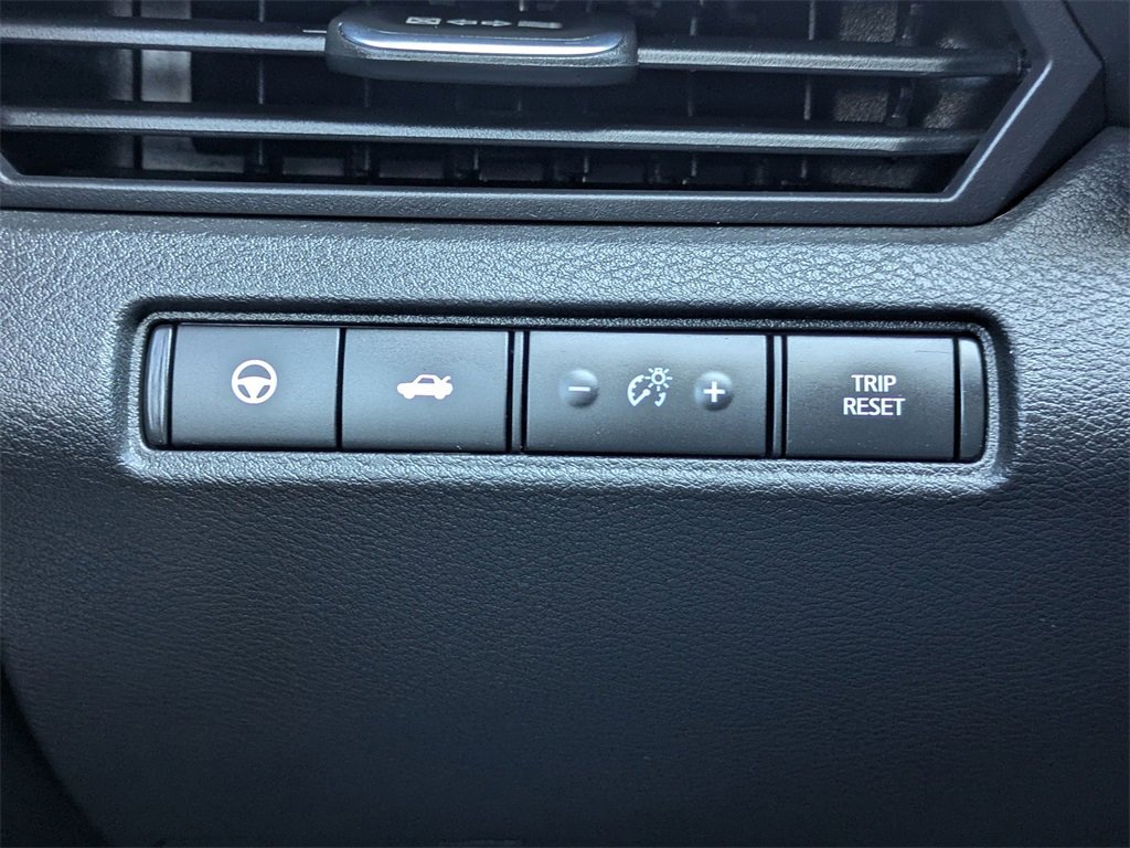 Used 2024 Nissan Altima 2.0 SR image 24