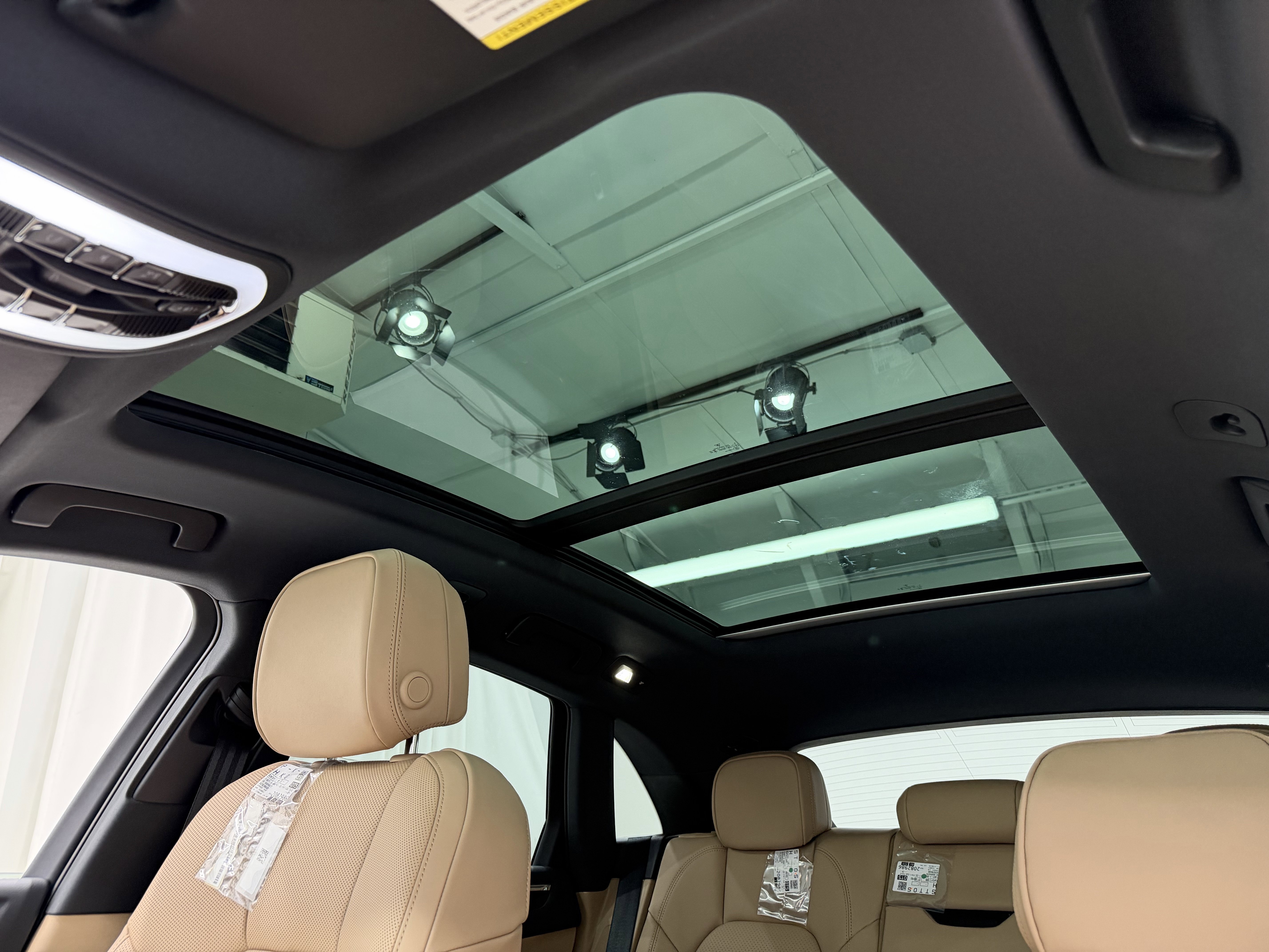 New 2026 Porsche Macan image 33
