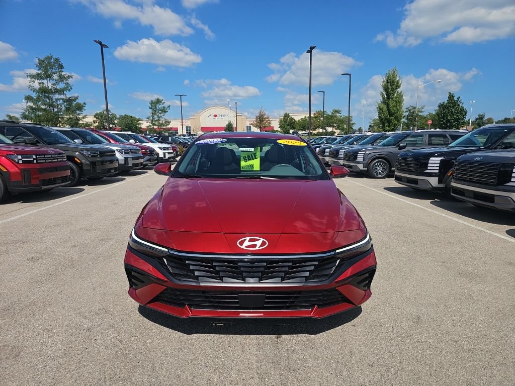 Certified 2025 Hyundai Elantra SEL FWD image 8