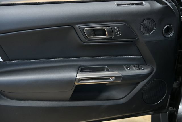 Used 2020 Ford Mustang Shelby GT500 w/ Carbon Fibre Track Pack image 25