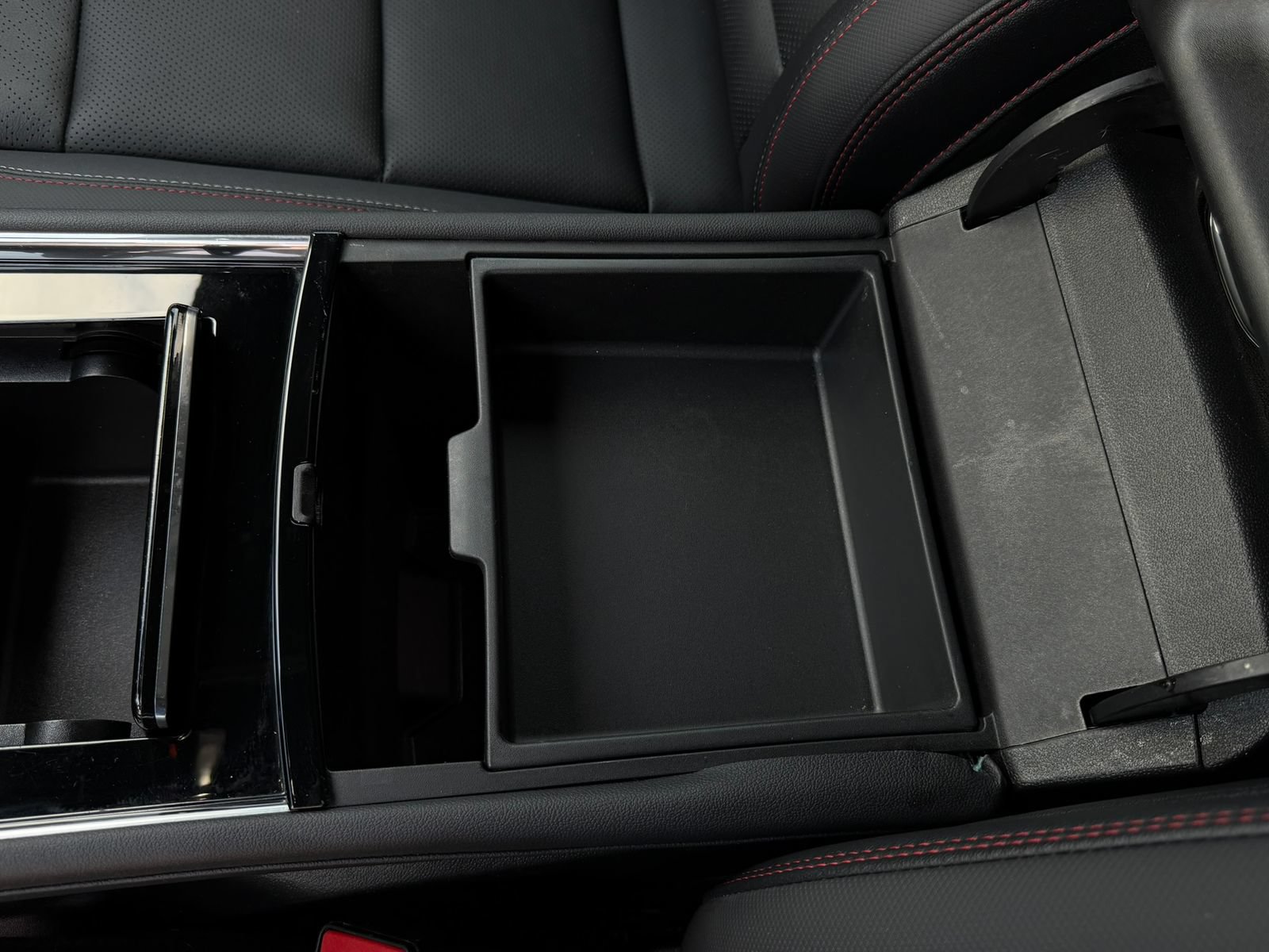 Used 2026 Chevrolet Traverse RS w/ LPO, Floor Liner Package FWD image 19
