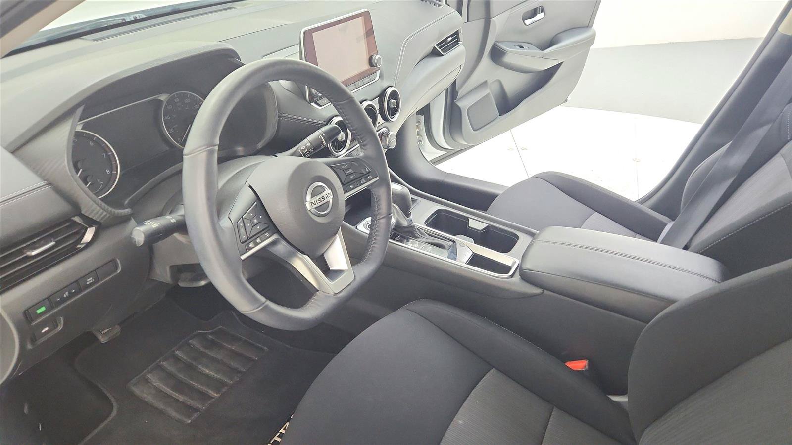 Used 2023 Nissan Sentra SV w/ All-Weather Package FWD image 9