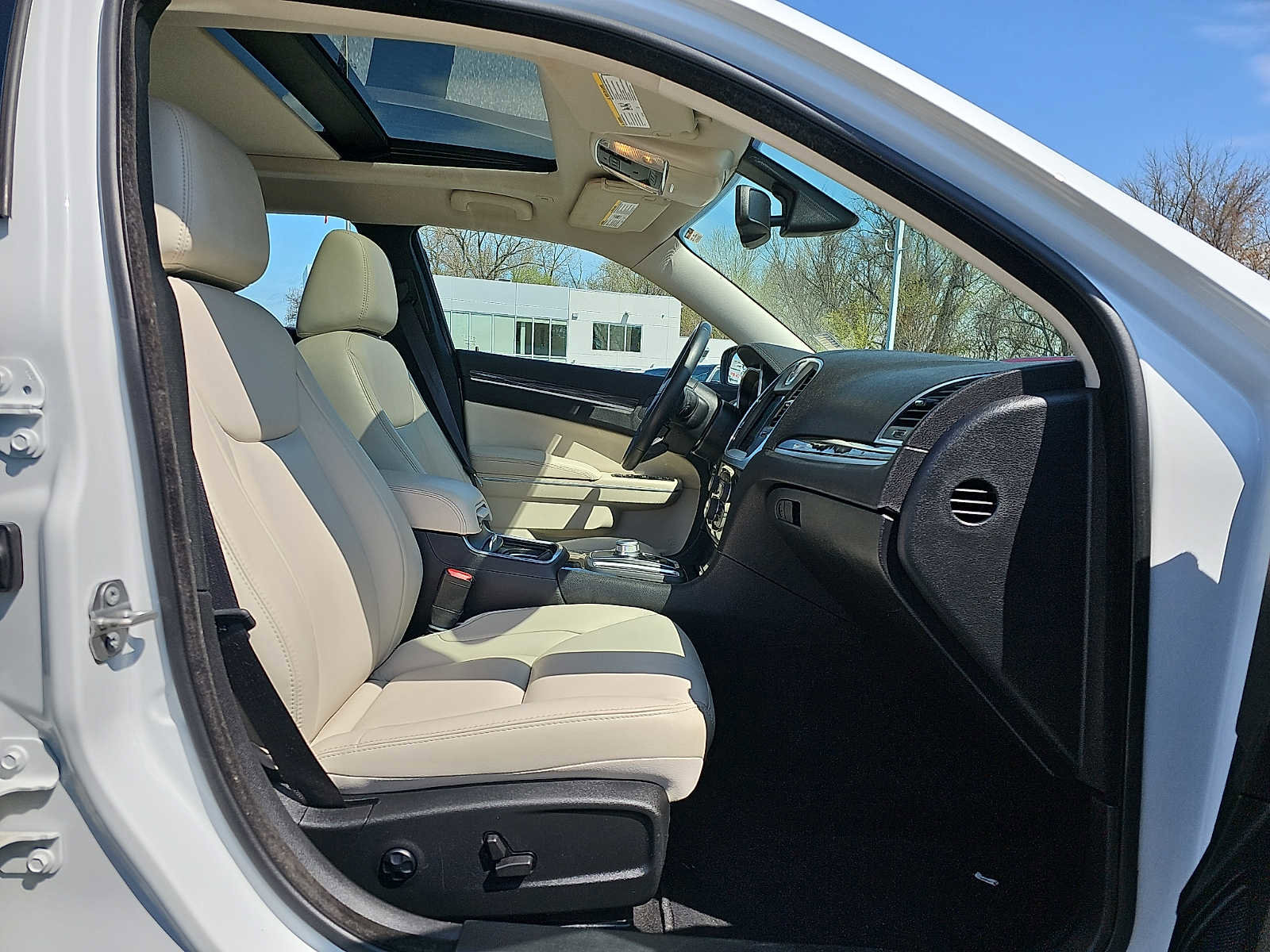 Used 2021 Chrysler 300 Touring L w/ Popular Equipment Group image 15