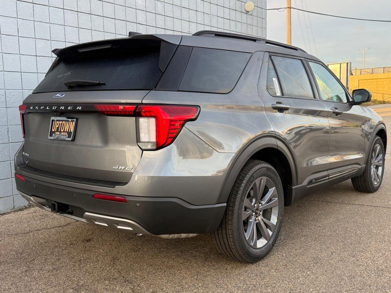 New 2026 Ford Explorer Active w/ Active Comfort Package image 3