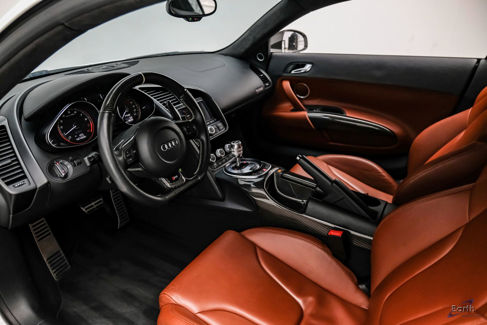 Used 2010 Audi R8 V10 image 2