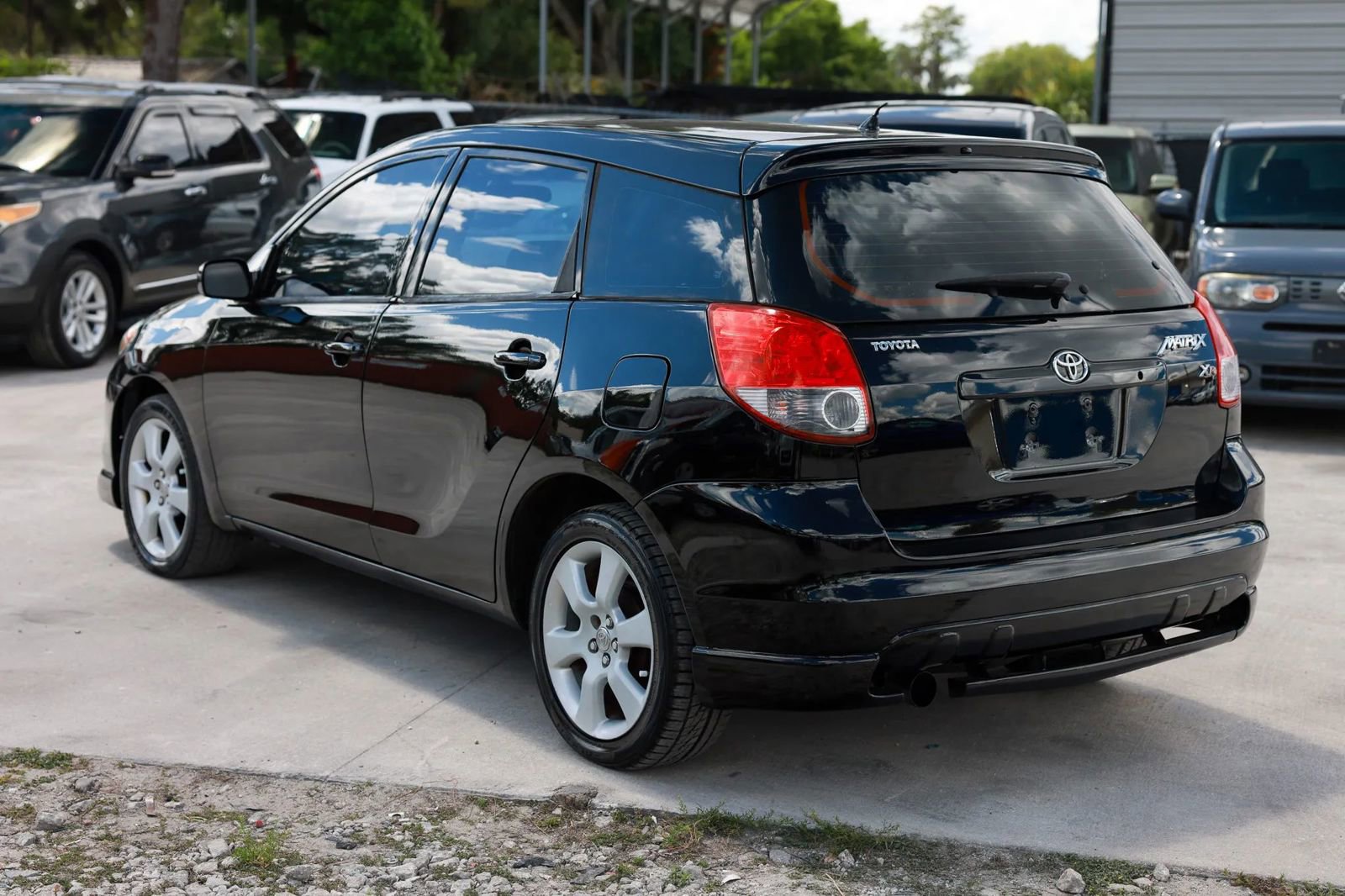 Used 2003 Toyota Matrix XR FWD image 3