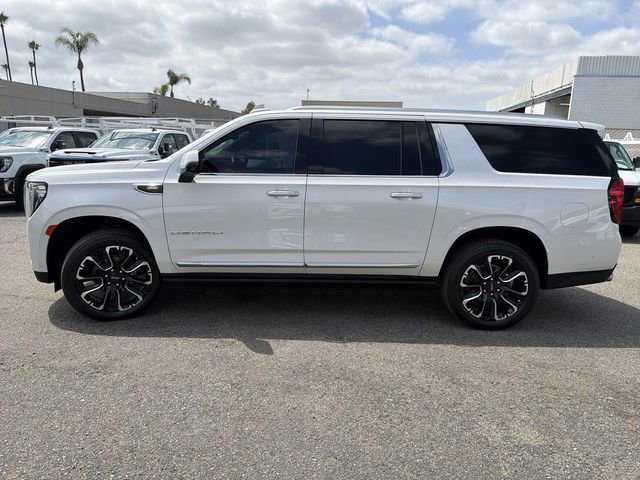 Used 2023 GMC Yukon XL Denali w/ Denali Reserve Package RWD image 7