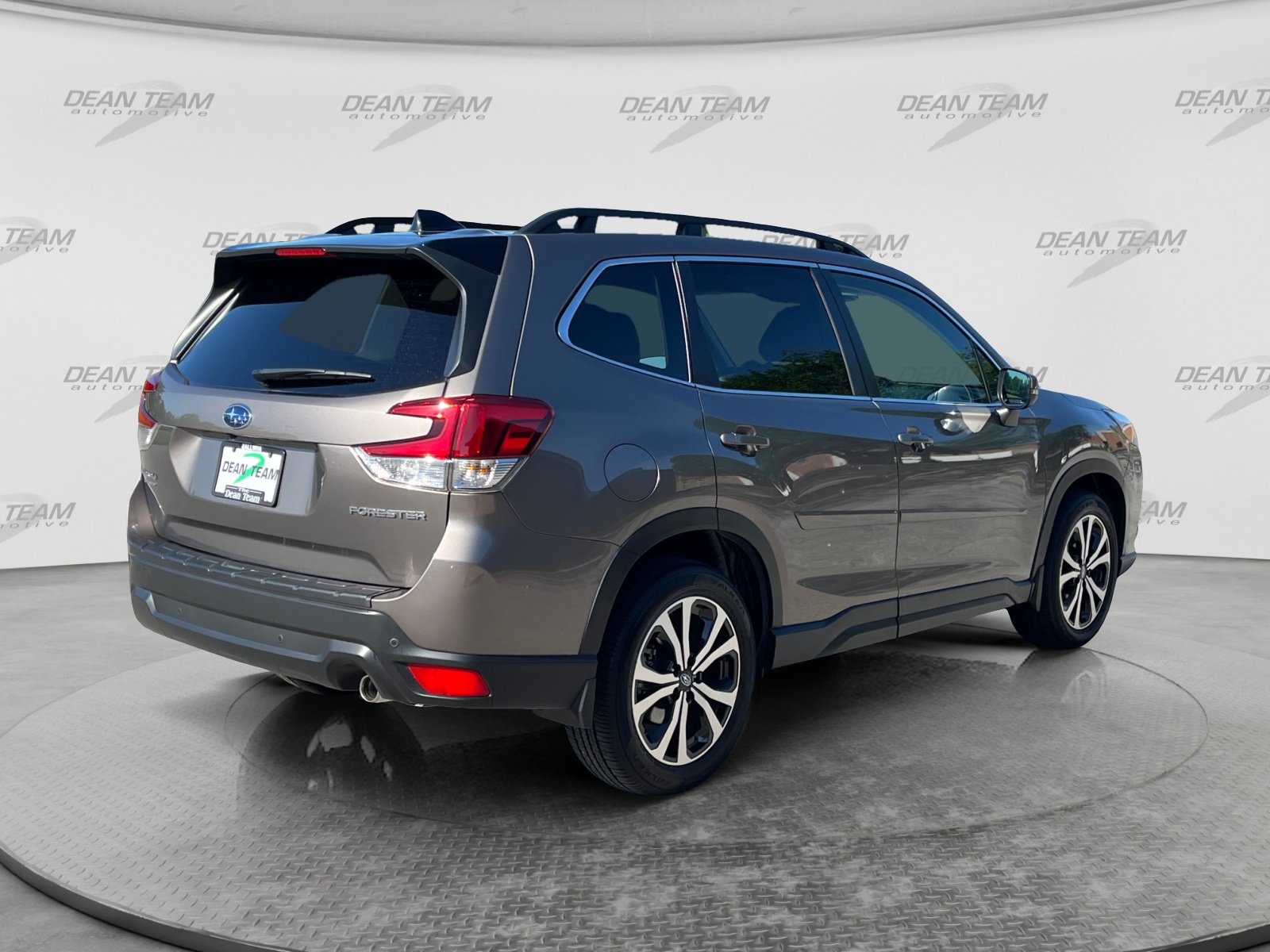 Used 2024 Subaru Forester Limited AWD/4WD image 9