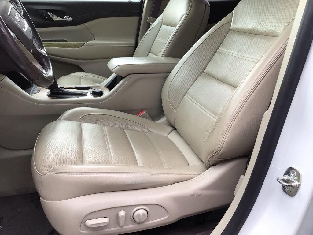 Used 2019 GMC Acadia Denali w/ Technology Package AWD/4WD image 12
