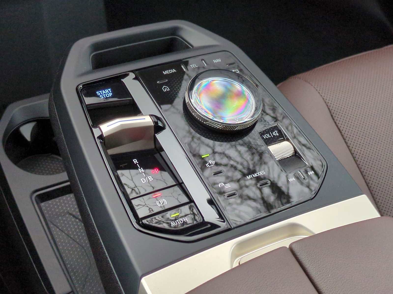 Used 2025 BMW iX xDrive50 image 34