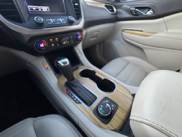 Used 2018 GMC Acadia Denali w/ Technology Package FWD image 10