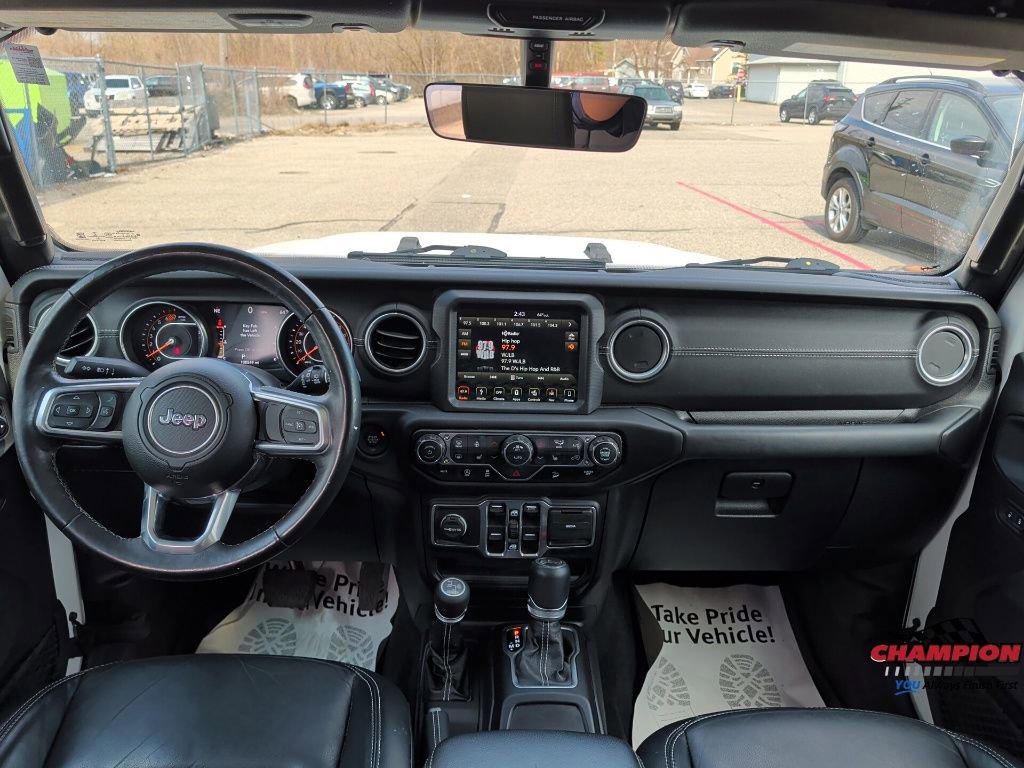 Used 2018 Jeep Wrangler Unlimited Sahara image 18