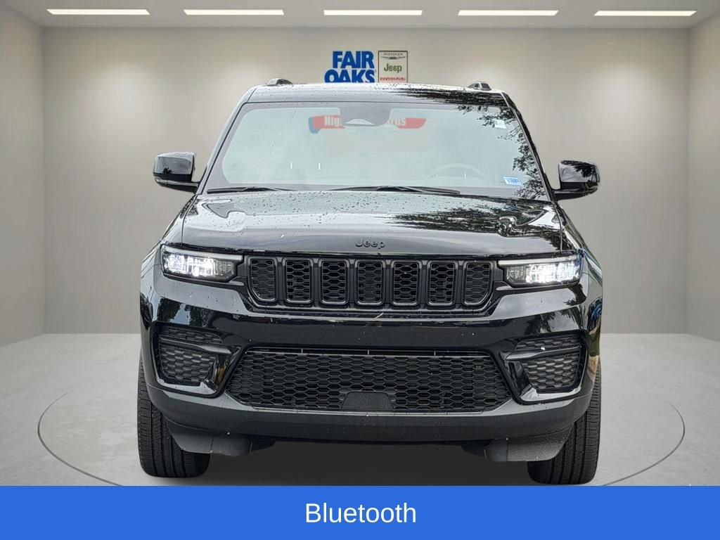 Certified 2025 Jeep Grand Cherokee Altitude AWD/4WD image 5