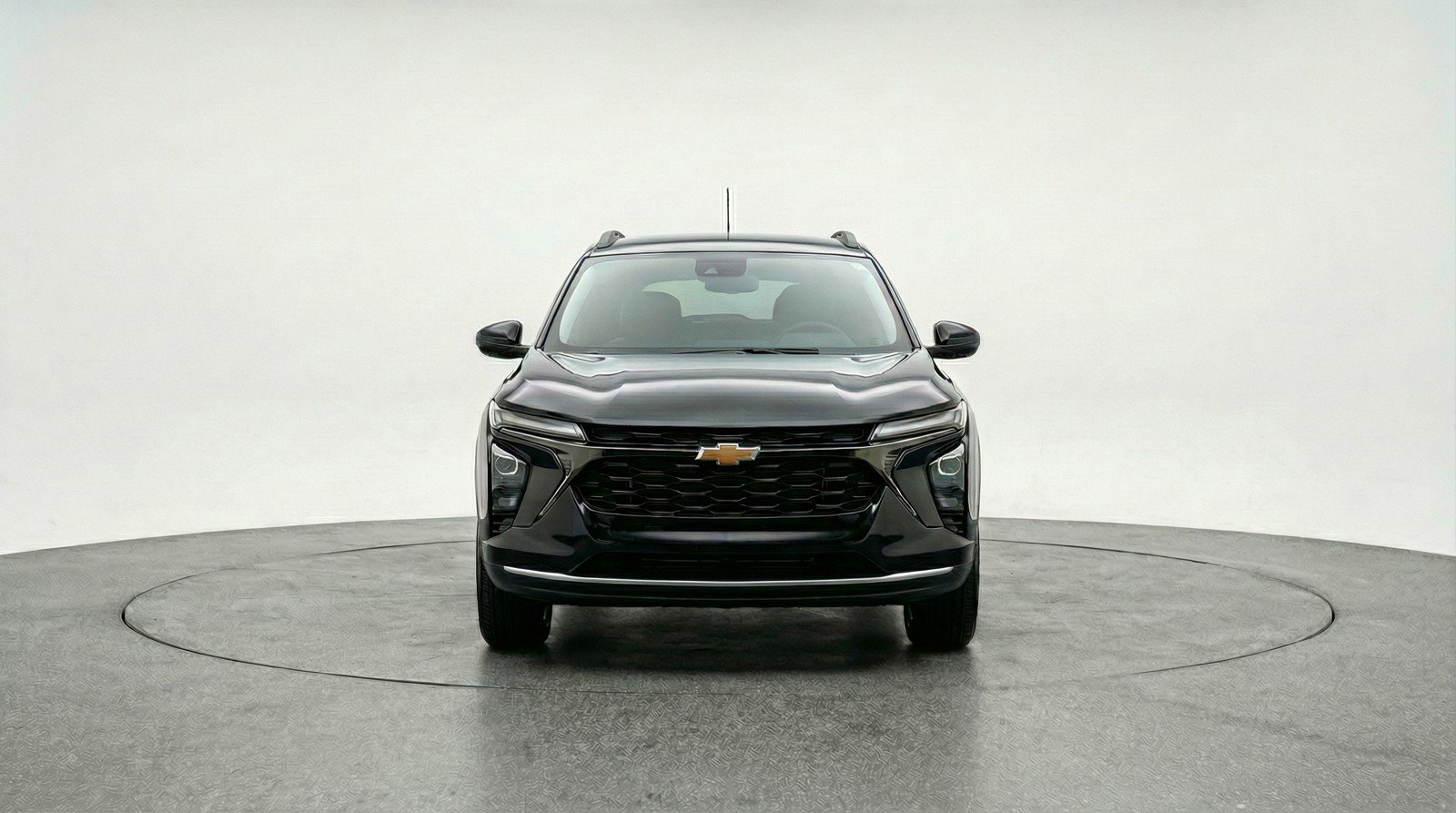 Used 2025 Chevrolet Trax LT image 2