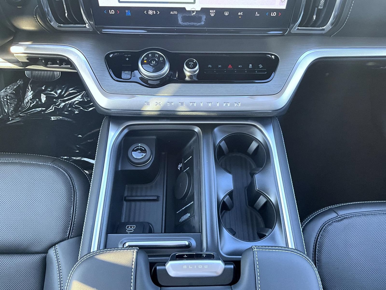 New 2027 Ford Expedition Platinum w/ Driver's Package AWD/4WD image 16