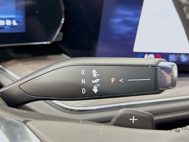 New 2026 Chevrolet Suburban Premier image 18