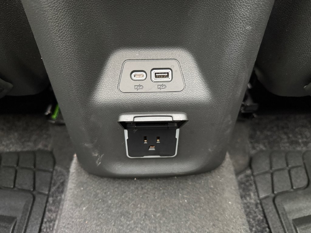 Used 2023 Buick Envision Avenir AWD/4WD image 40