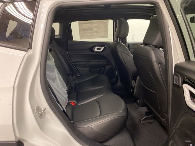 Used 2025 Jeep Compass Limited w/ Sun & Sound Group image 28