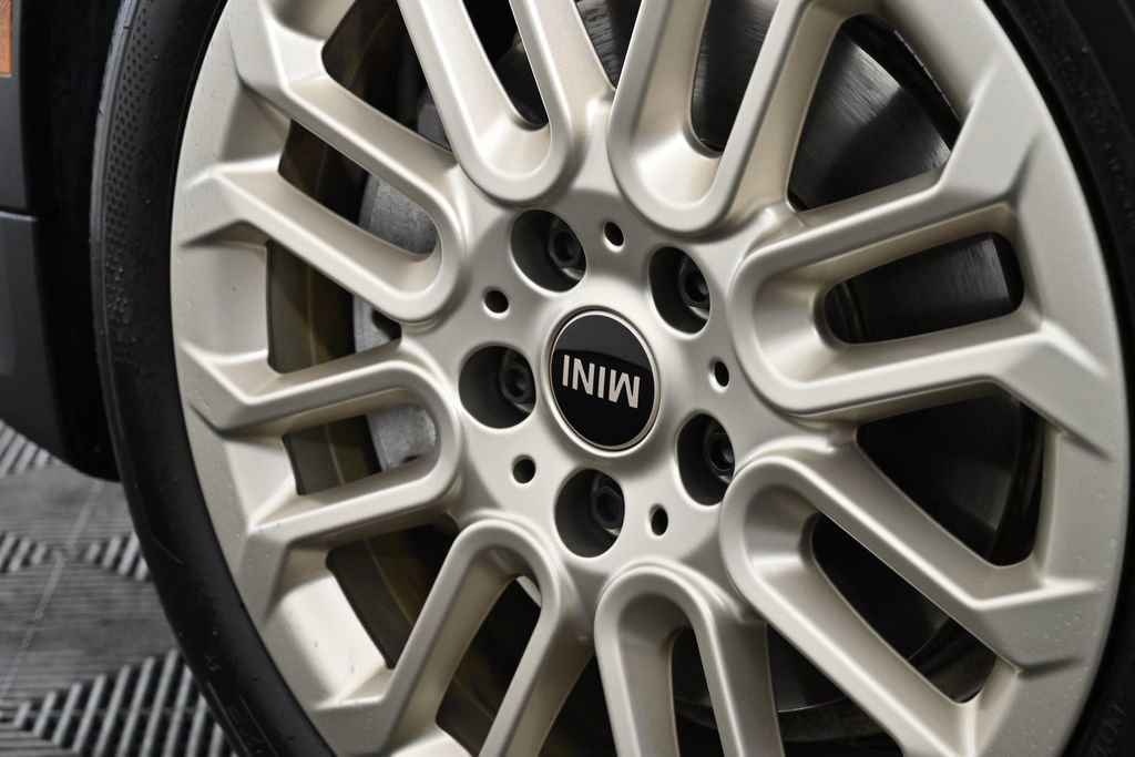 Certified 2025 MINI Cooper 2-Door Hardtop image 31