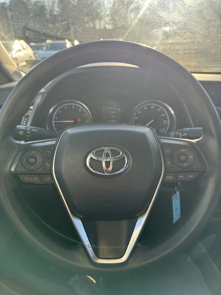 Used 2018 Toyota Camry LE image 13