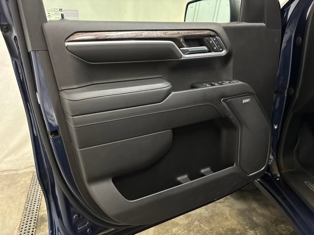 Used 2022 Chevrolet Silverado 1500 LTZ w/ LTZ Convenience Package II AWD/4WD image 34