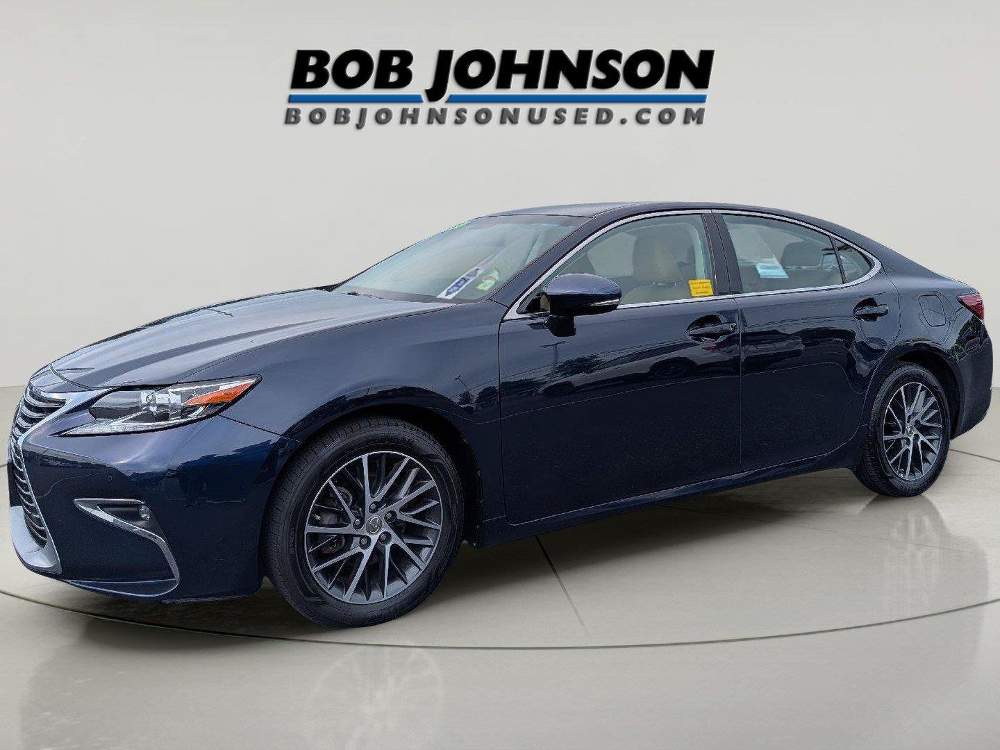 Used 2016 Lexus ES 350 w/ Premium Package w/Wood Trim FWD image 3