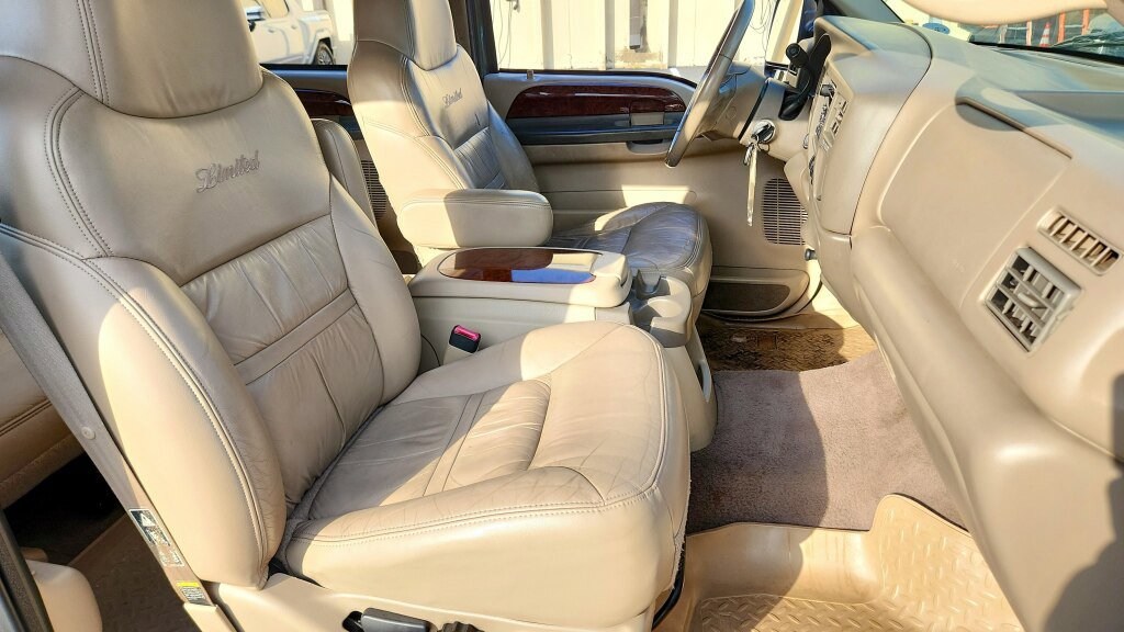 Used 2000 Ford Excursion Limited image 18