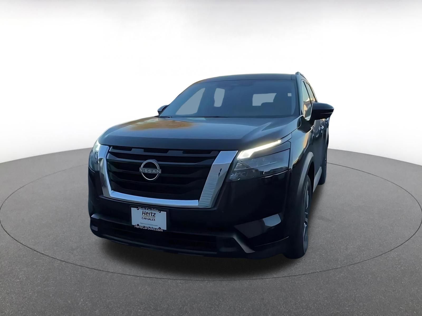 Used 2025 Nissan Pathfinder SV AWD/4WD image 7