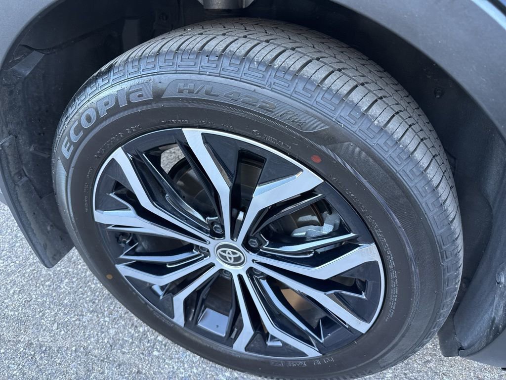 Used 2026 Toyota Crown Limited image 12