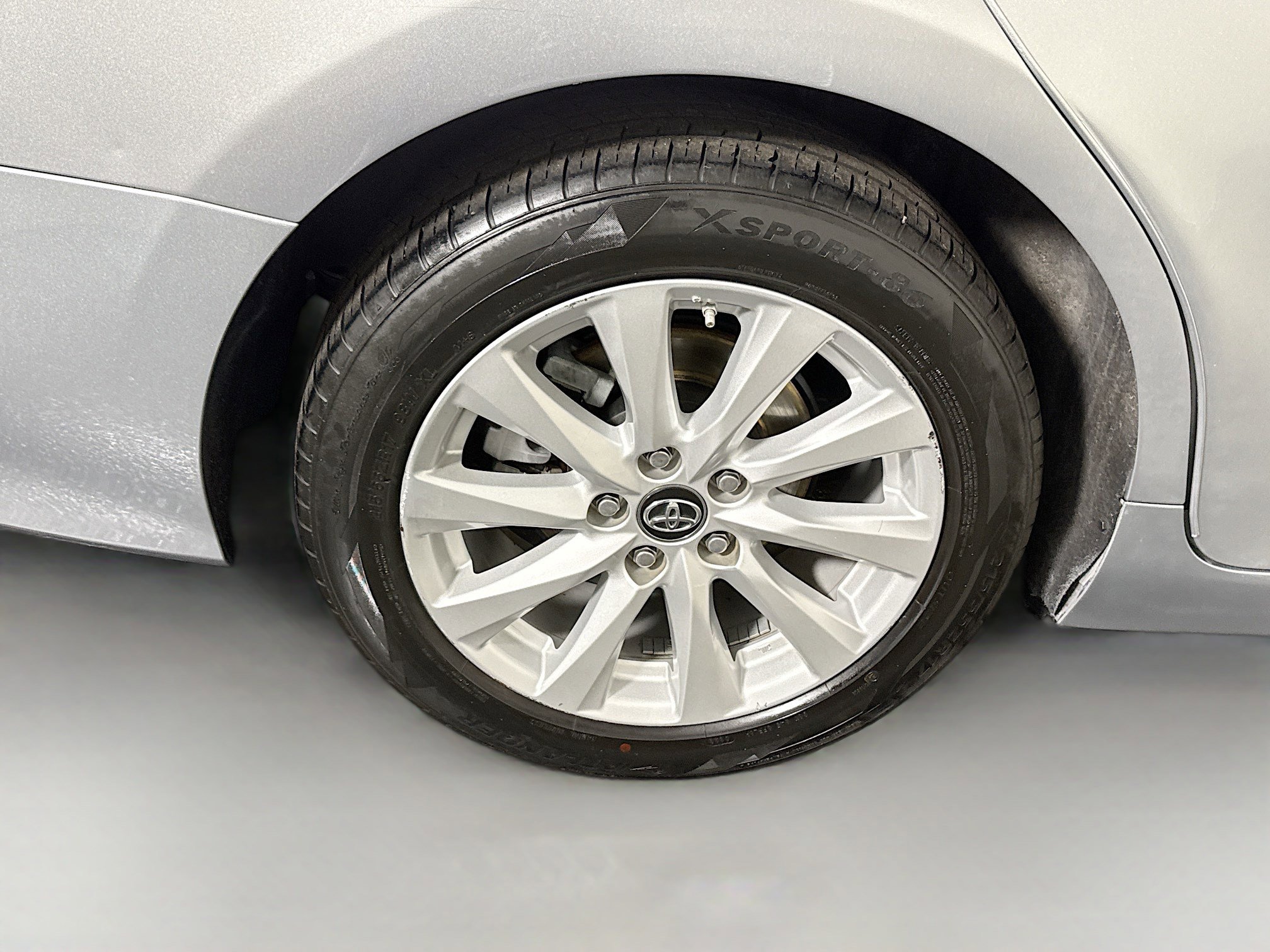 Used 2018 Toyota Camry LE FWD image 32