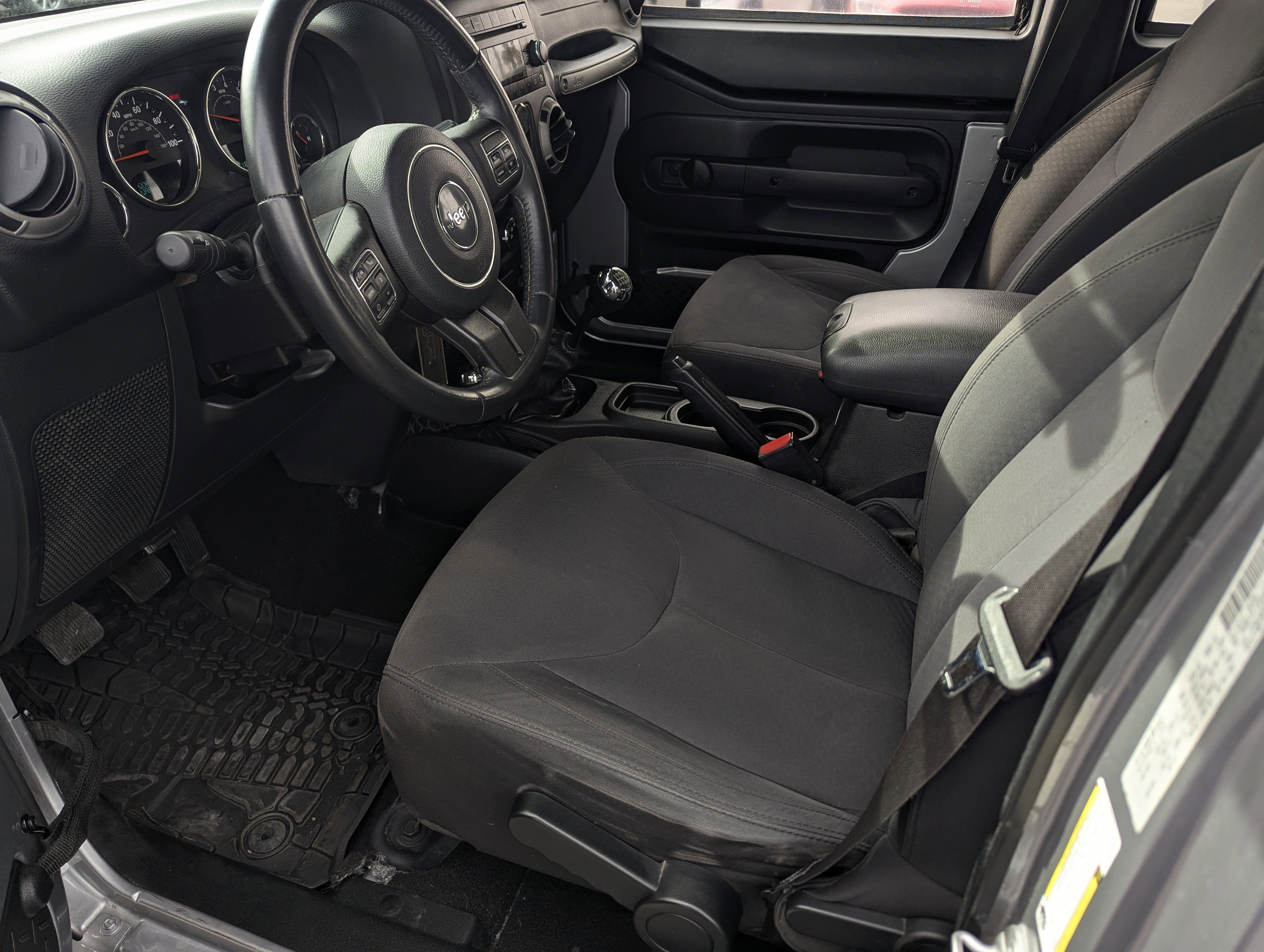 Used 2016 Jeep Wrangler Unlimited Sport w/ Connectivity Group image 9