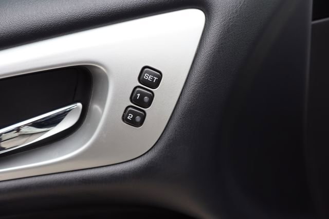 Used 2018 Nissan Pathfinder SL w/ Midnight Edition Package image 12