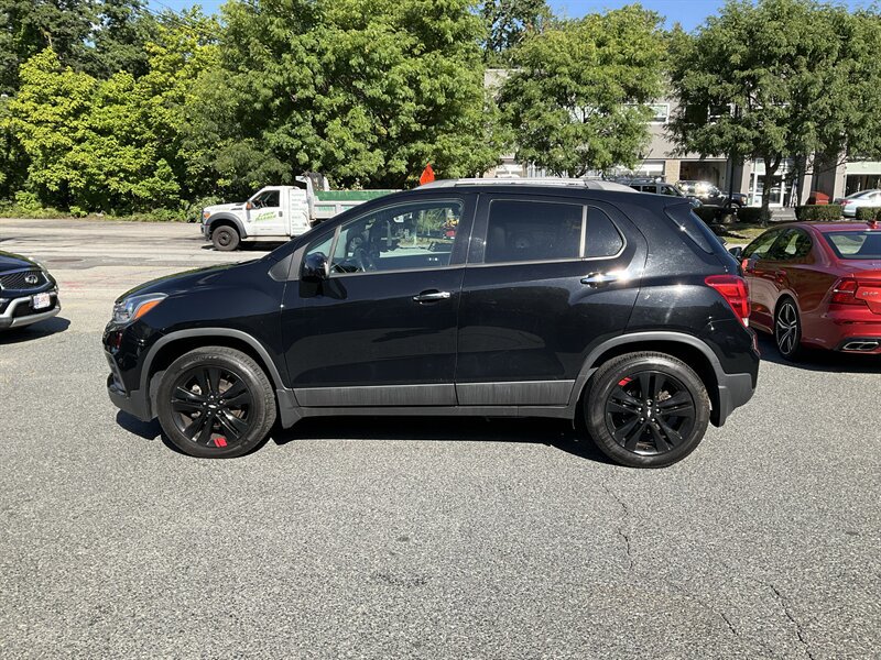 Used 2019 Chevrolet Trax LT w/ Sun & Sound Package AWD/4WD image 8
