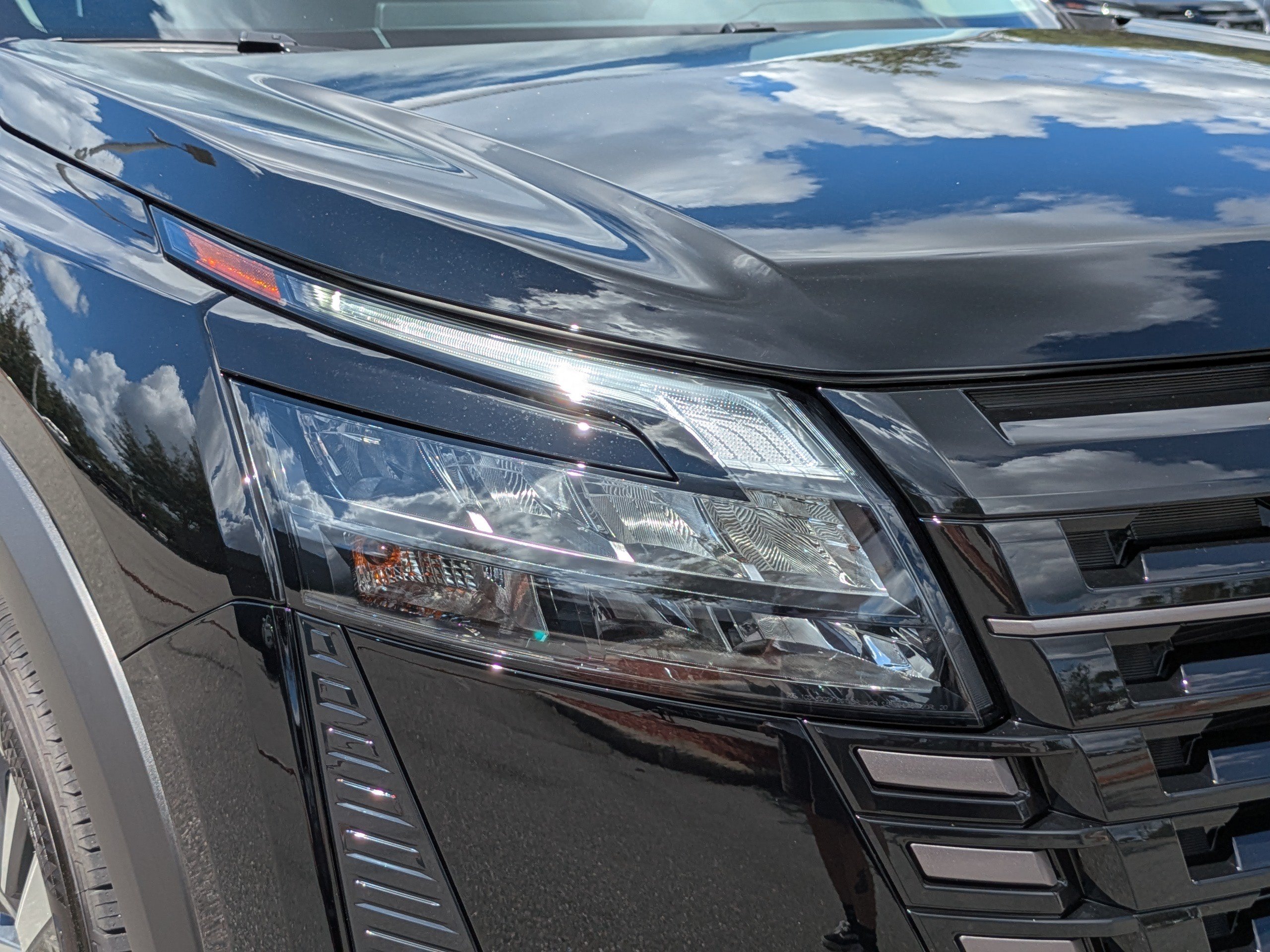 New 2026 Nissan Pathfinder SL FWD image 10