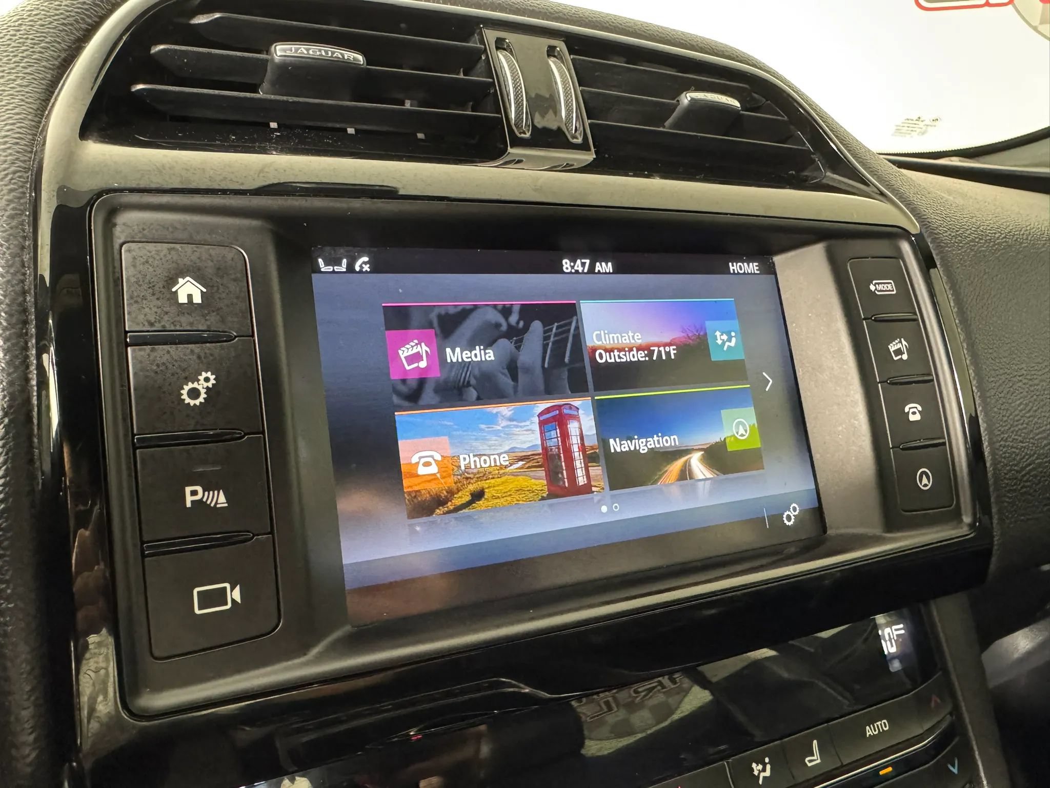 Used 2017 Jaguar F-PACE Premium AWD/4WD image 18