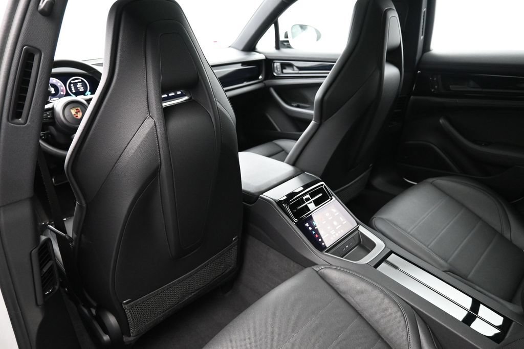 Certified 2025 Porsche Panamera RWD image 8