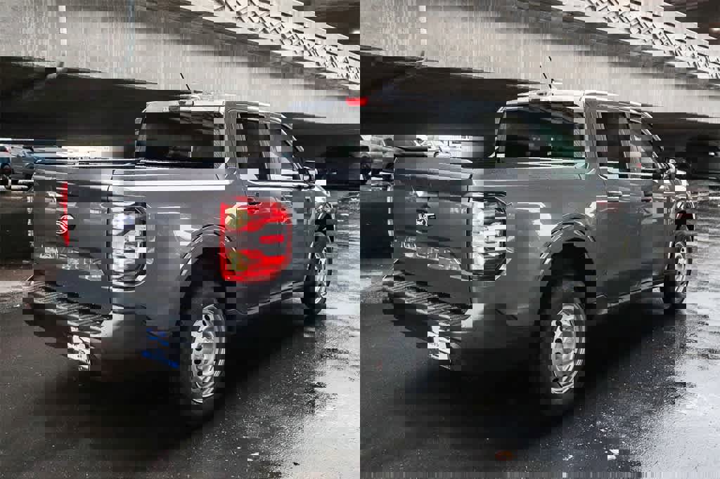 New 2025 Ford Maverick XL image 6