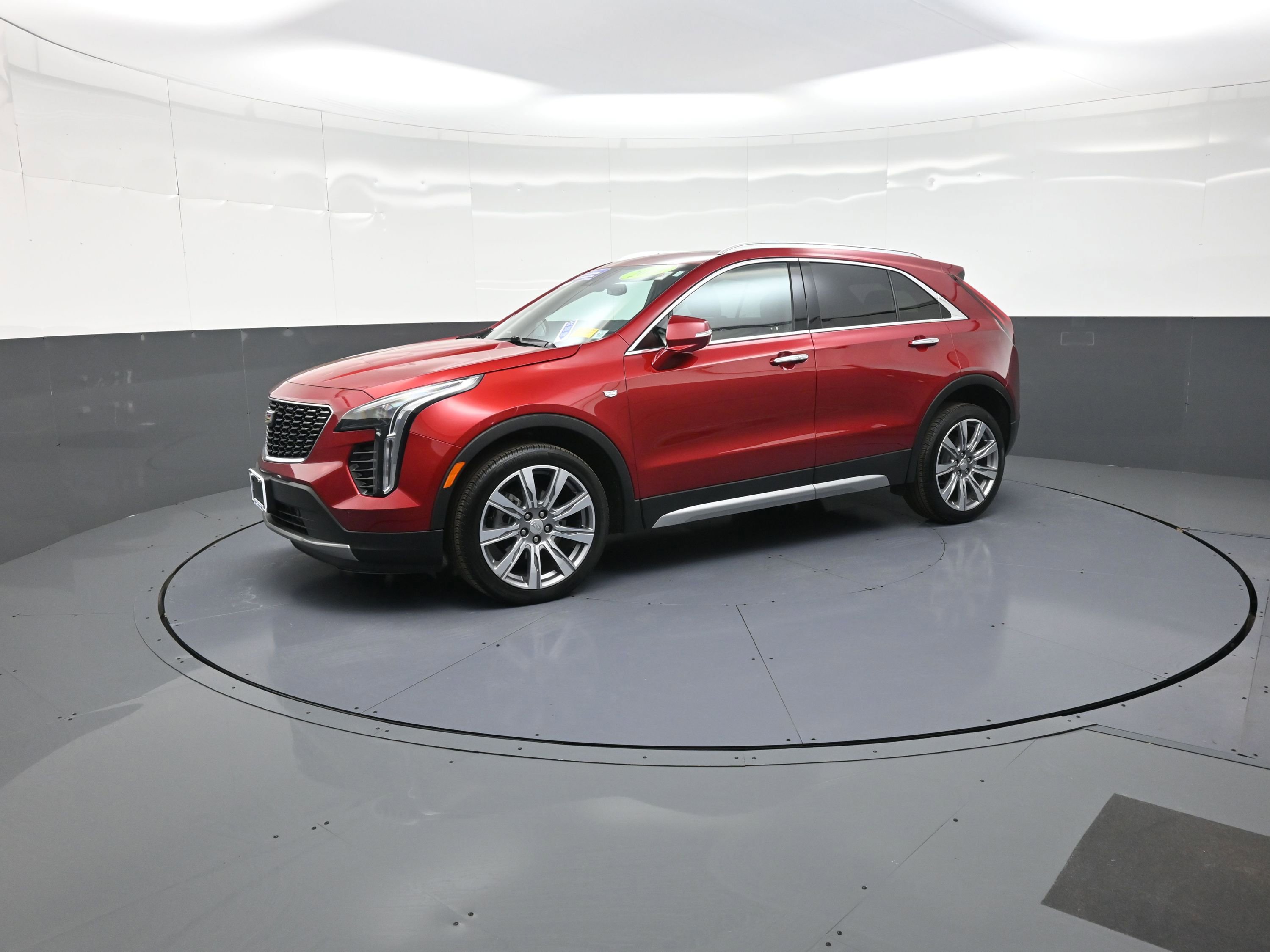 Used 2023 Cadillac XT4 Premium Luxury w/ Cold Weather Package image 7