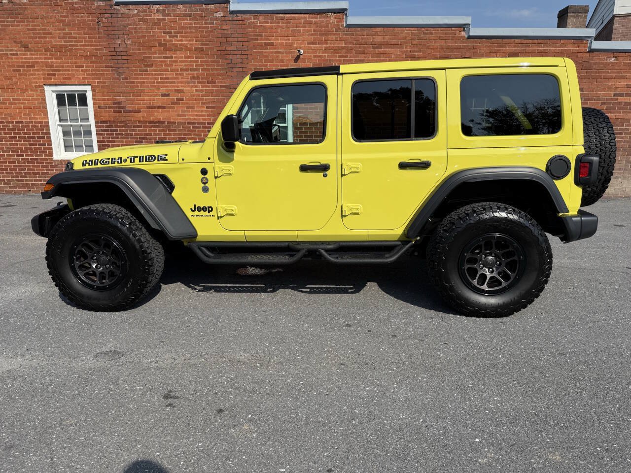 Used 2023 Jeep Wrangler Unlimited Sport AWD/4WD image 22