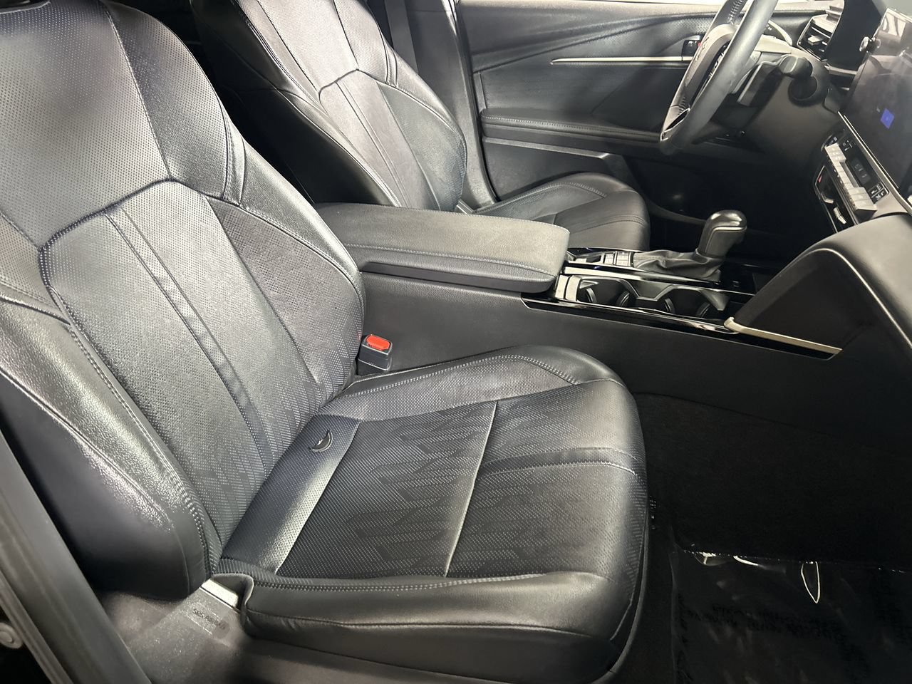 Used 2025 Toyota Camry XSE FWD image 26