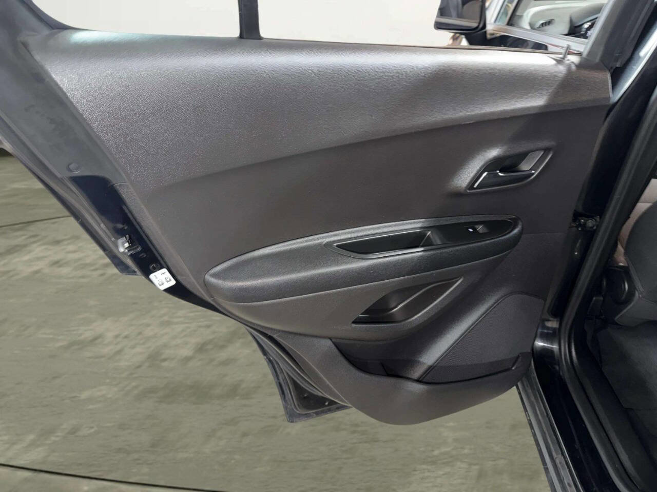 Used 2018 Chevrolet Trax LS image 18