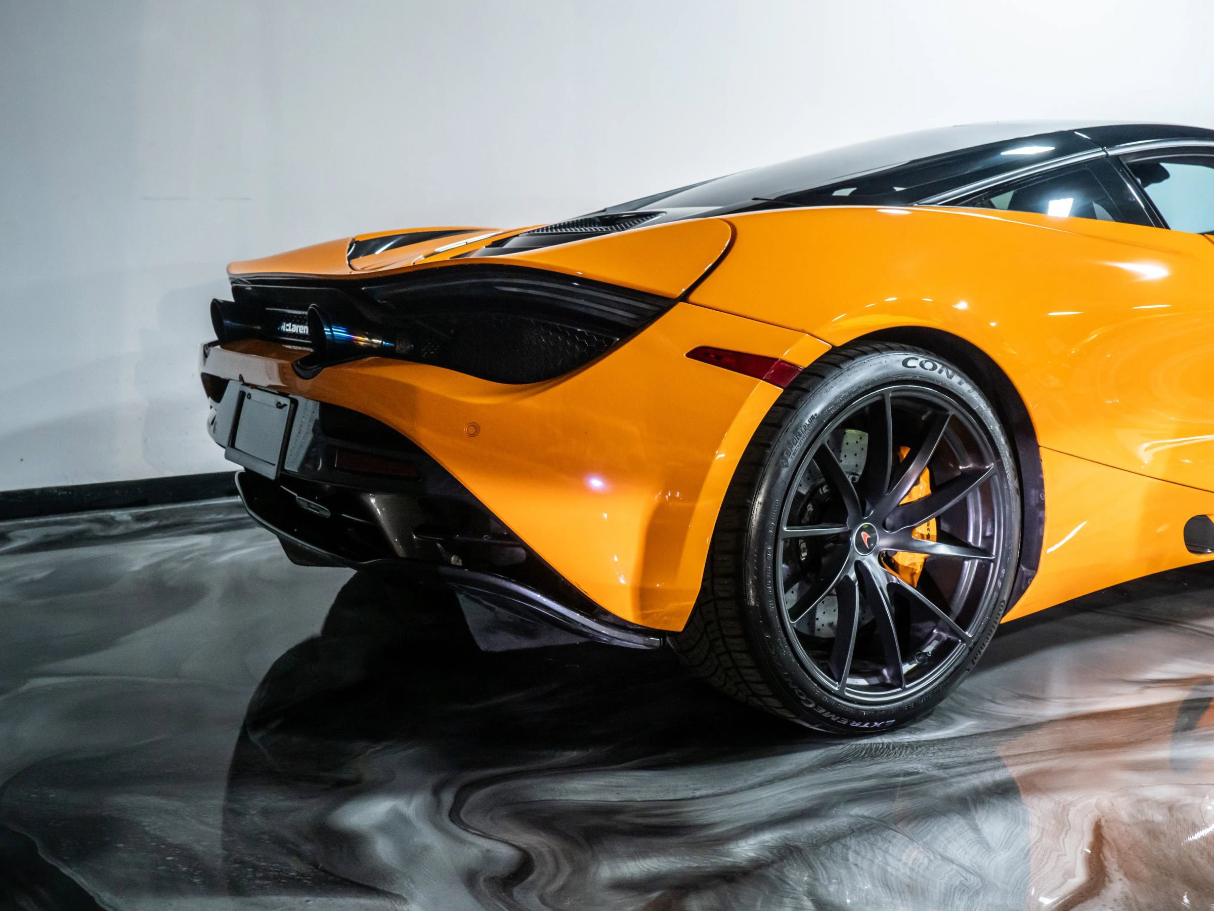 Used 2018 McLaren 720S Performance image 10