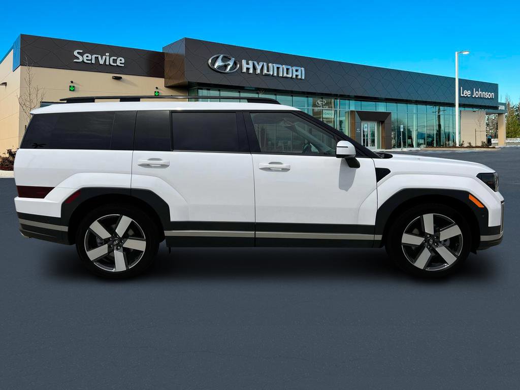 Used 2025 Hyundai Santa Fe Limited image 9