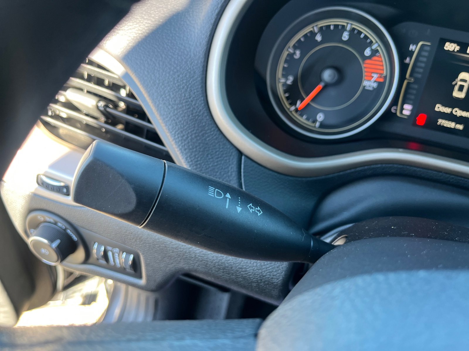 Used 2018 Jeep Cherokee Latitude image 12