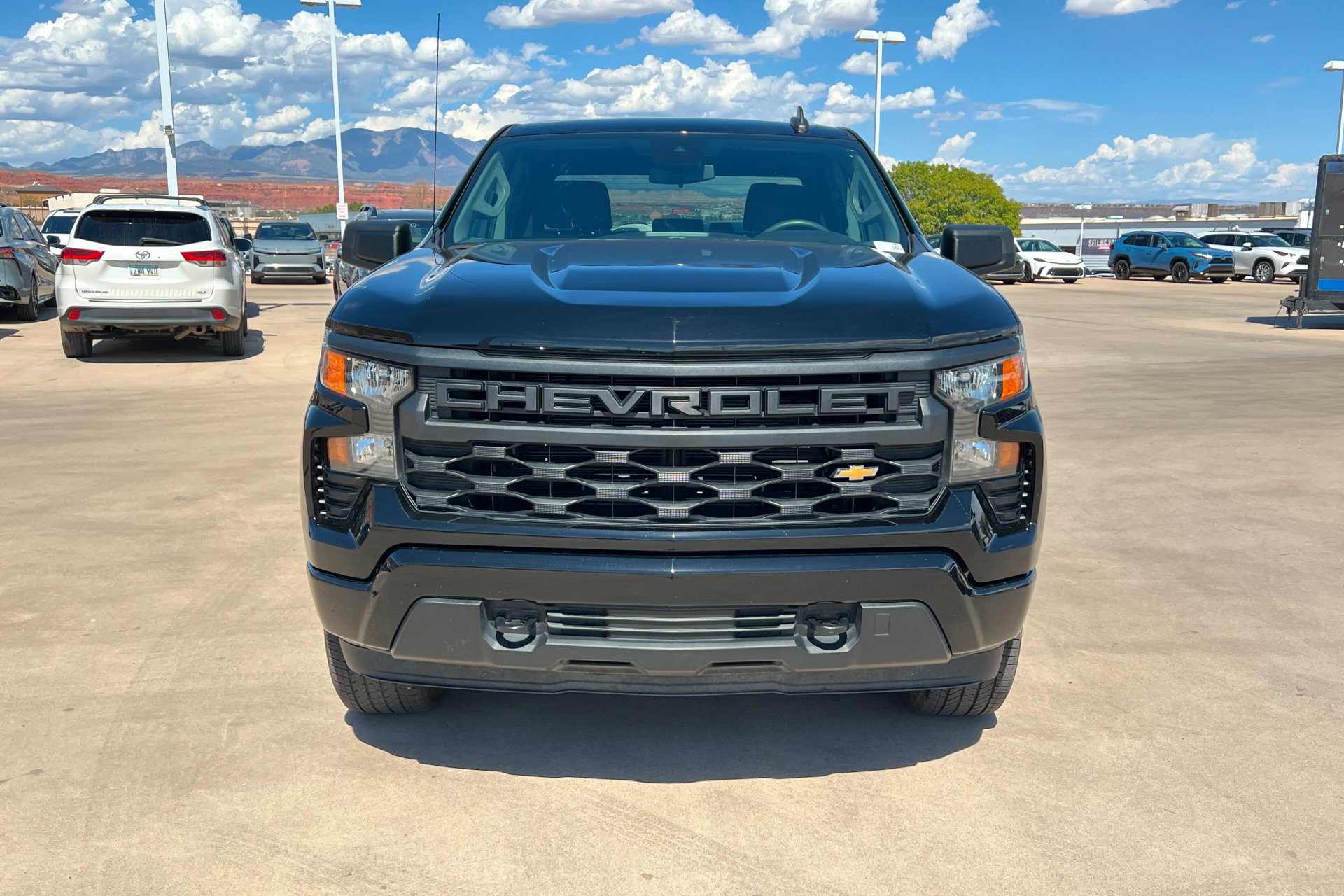 Used 2022 Chevrolet Silverado 1500 Custom AWD/4WD image 9