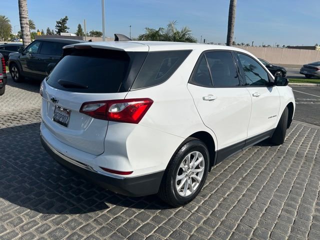 Used 2018 Chevrolet Equinox LS image 4