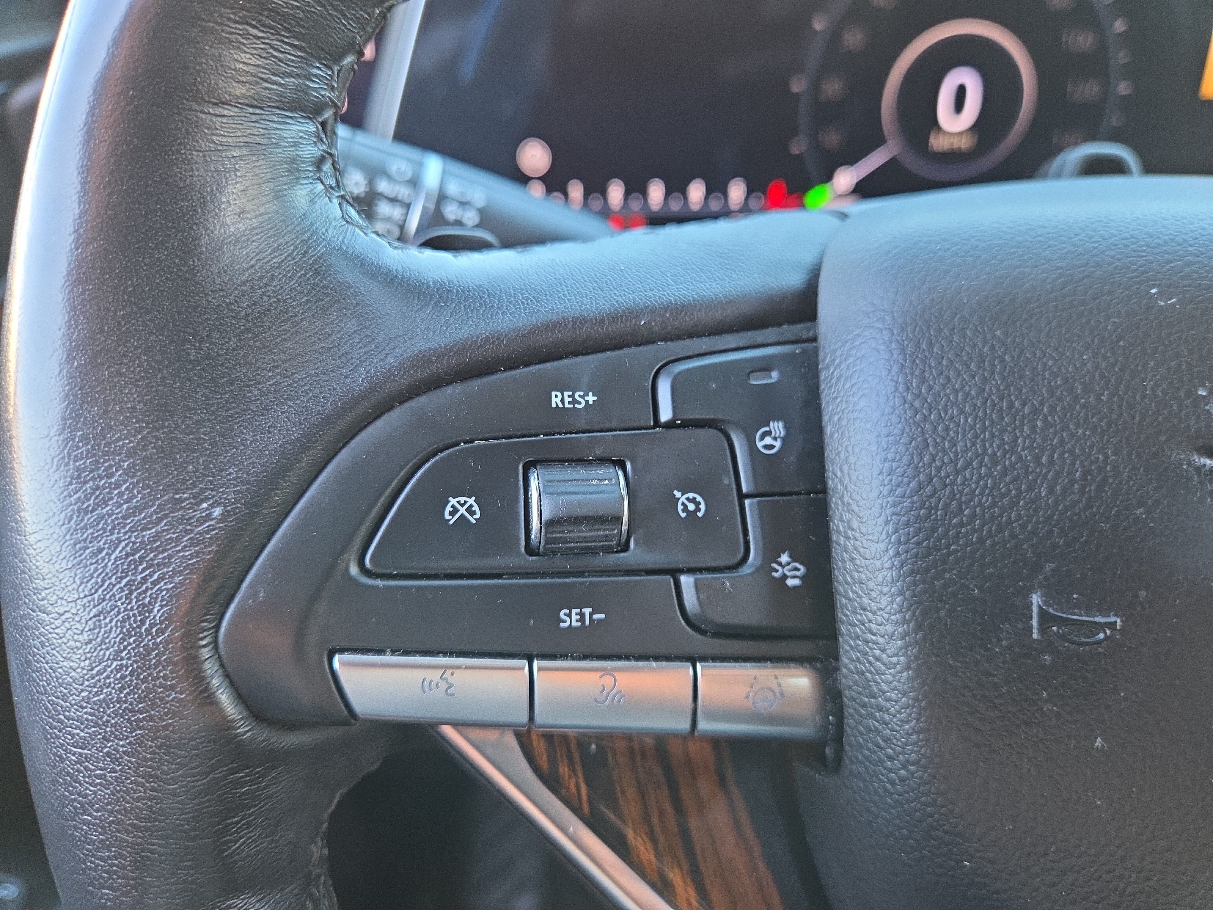 Used 2023 Cadillac Escalade Premium Luxury AWD/4WD image 20