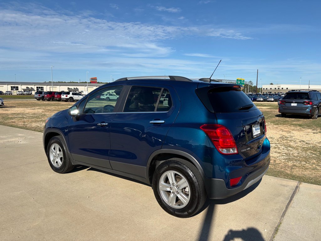Used 2020 Chevrolet Trax LT w/ LT Convenience Package image 6