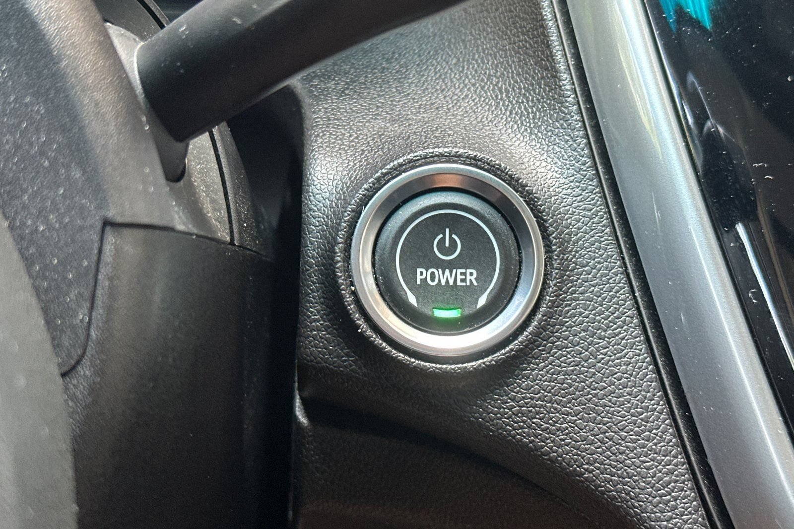 Used 2023 Chevrolet Bolt LT w/ Infotainment Package FWD image 33