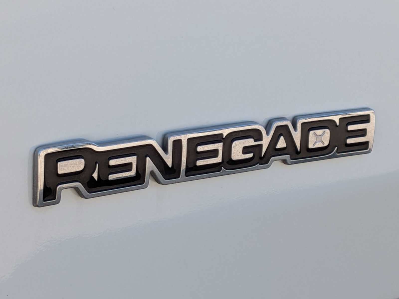 Used 2017 Jeep Renegade Latitude FWD image 11